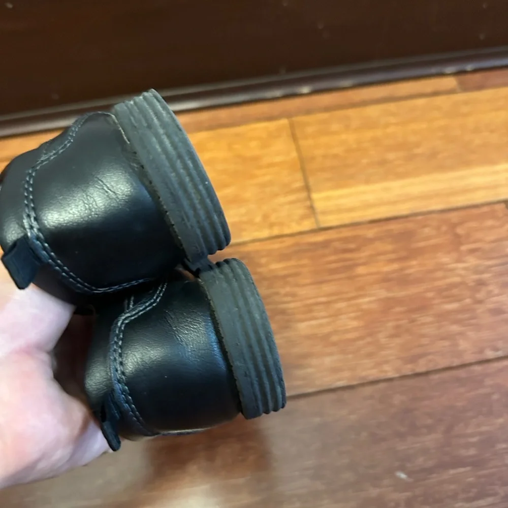Osh Kosh boys shoes